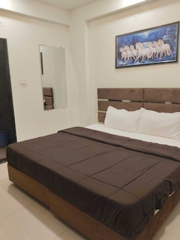 hotel kiwi inn vijaynagar scheme 78