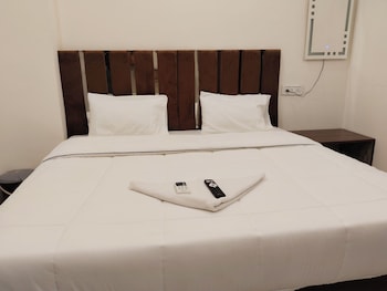 hotel kiwi inn vijaynagar scheme 78