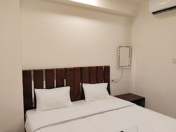 hotel kiwi inn vijaynagar scheme 78