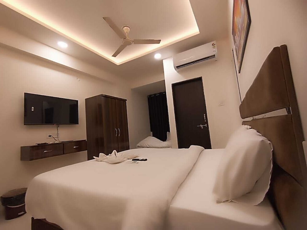 hotel kiwi inn vijaynagar scheme 78