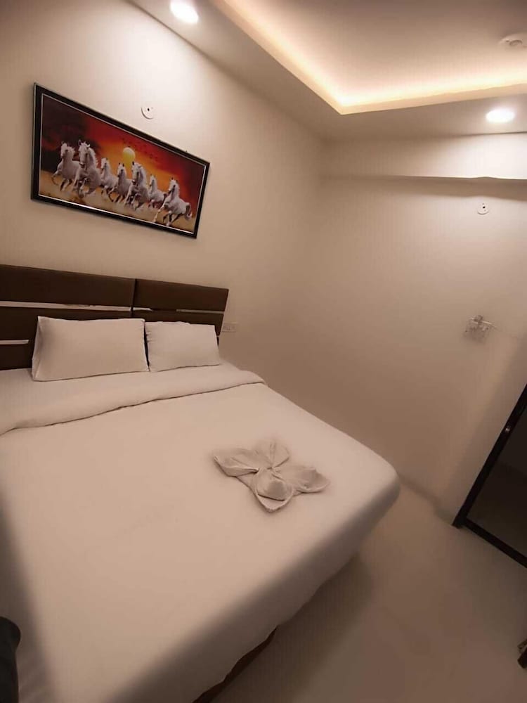 hotel kiwi inn vijaynagar scheme 78