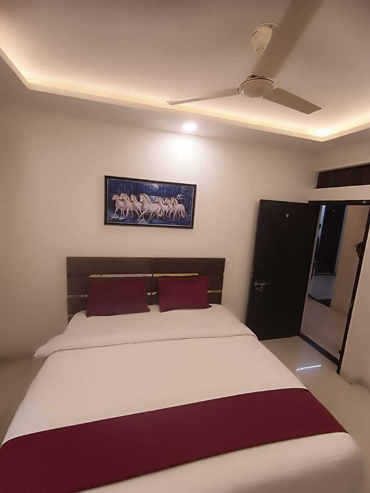 hotel kiwi inn vijaynagar scheme 78