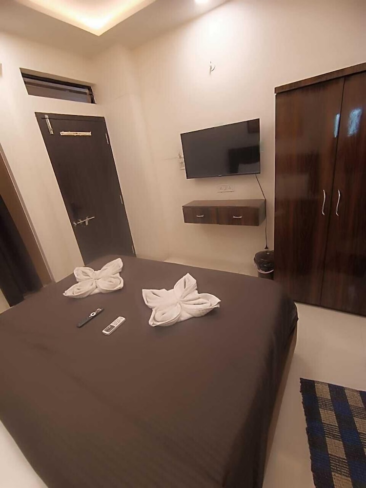 hotel kiwi inn vijaynagar scheme 78