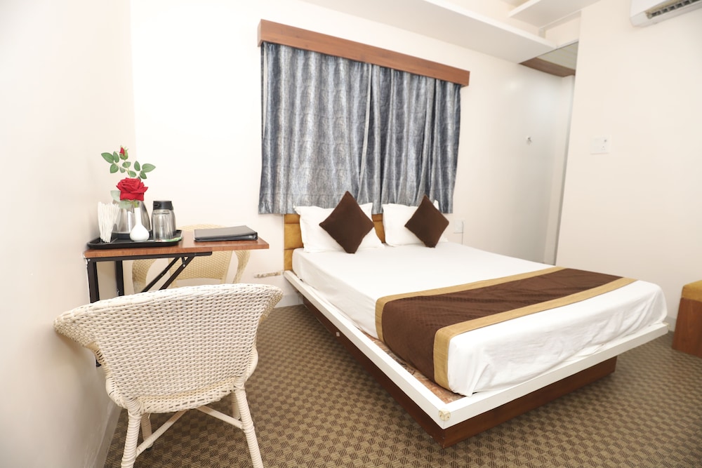 hotel vatika palace narmadapuram