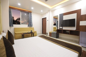 hotel vatika palace narmadapuram