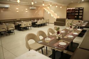 hotel vatika palace narmadapuram