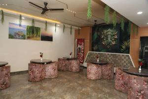 hotel vatika palace narmadapuram