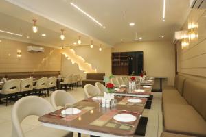 hotel vatika palace narmadapuram