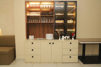 hotel vatika palace narmadapuram