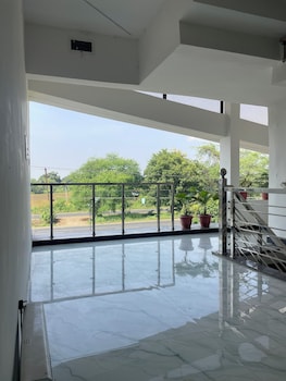 hotel moonlight and restaurant