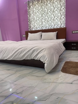 hotel moonlight and restaurant