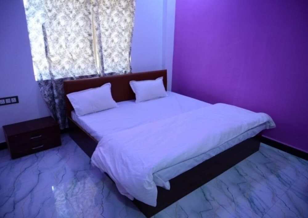 hotel moonlight and restaurant