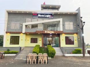 hotel moonlight and restaurant