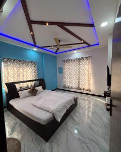 hotel moonlight and restaurant