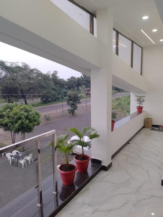 hotel moonlight and restaurant