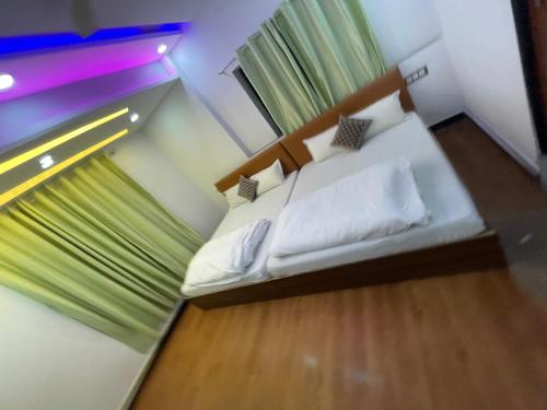 Hotel Moonlight & Restaurant,,3 star