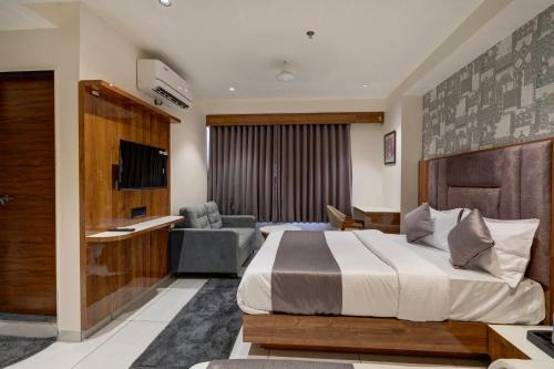 hotel shrimad villa gandhinagar