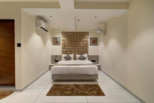 hotel shrimad villa gandhinagar