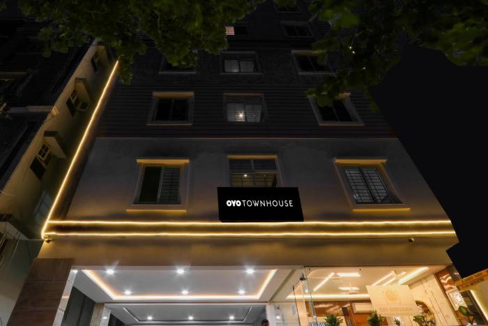 super townhouse sri nirvana grand