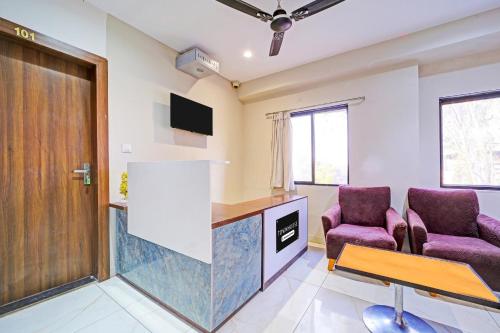 super townhouse lig main road indore