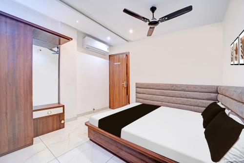 Super Townhouse Lig Main Road Indore,,3 star