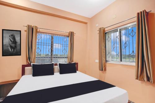 Hotel O Mayur Residency,,4 star