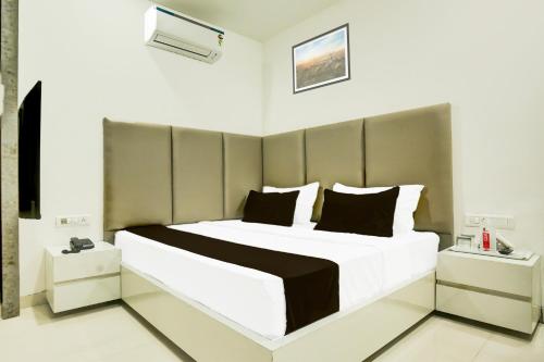 Hotel O Saffron,,3 star