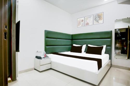 Hotel O Saffron,,3 star
