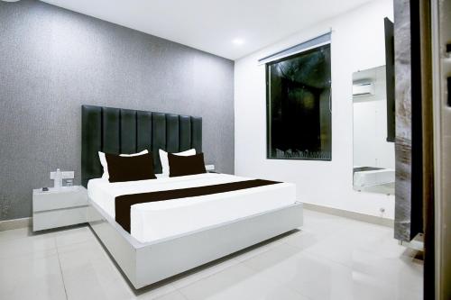 Hotel O Saffron,,3 star