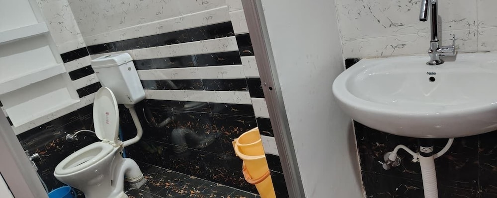 ayodhya cantt palace and restaurant