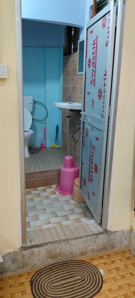 ayodhya cantt palace and restaurant