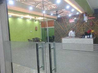 Ayodhya Cantt Palace & Restaurant,,2 star