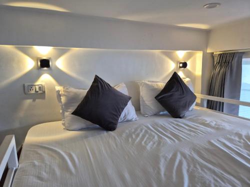 the coverpage boutique stays