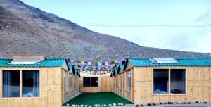 the grand lodge pangong