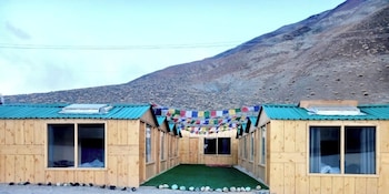 the grand lodge pangong