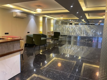 saltstayz select pitampura