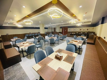 saltstayz select pitampura