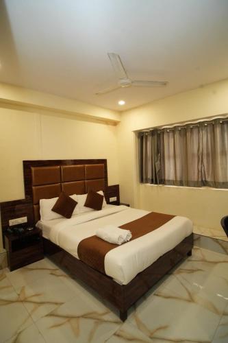 Hotel Rinza Residency,,4 star