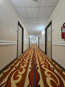 royal inn and suites