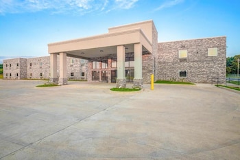 royal inn and suites