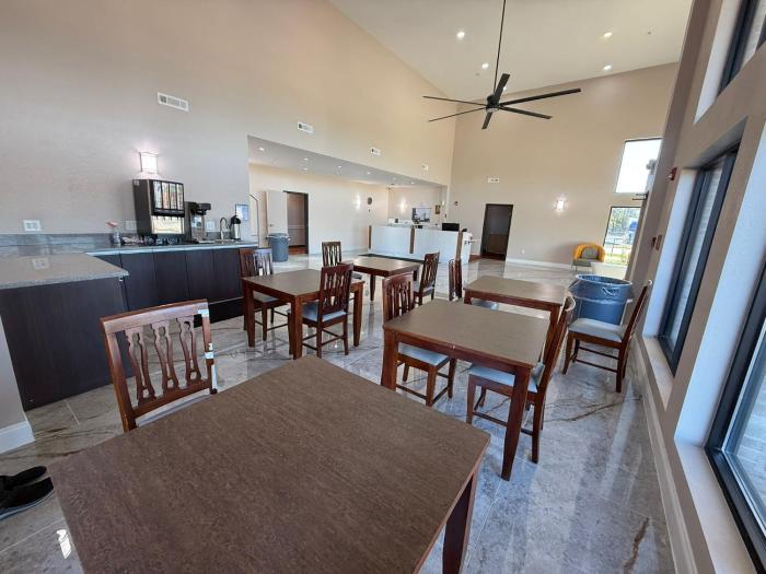 royal inn and suites