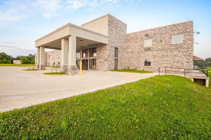 royal inn and suites