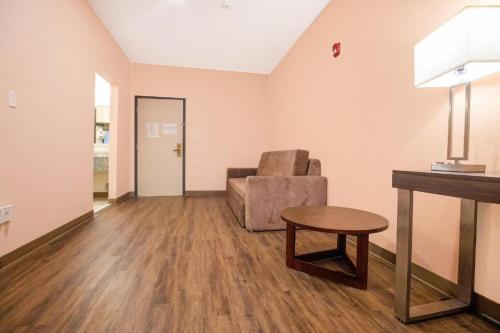 royal inn and suites