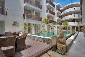 adhi jaya sunset hotel