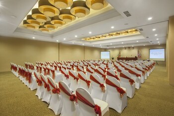 adhi jaya sunset hotel