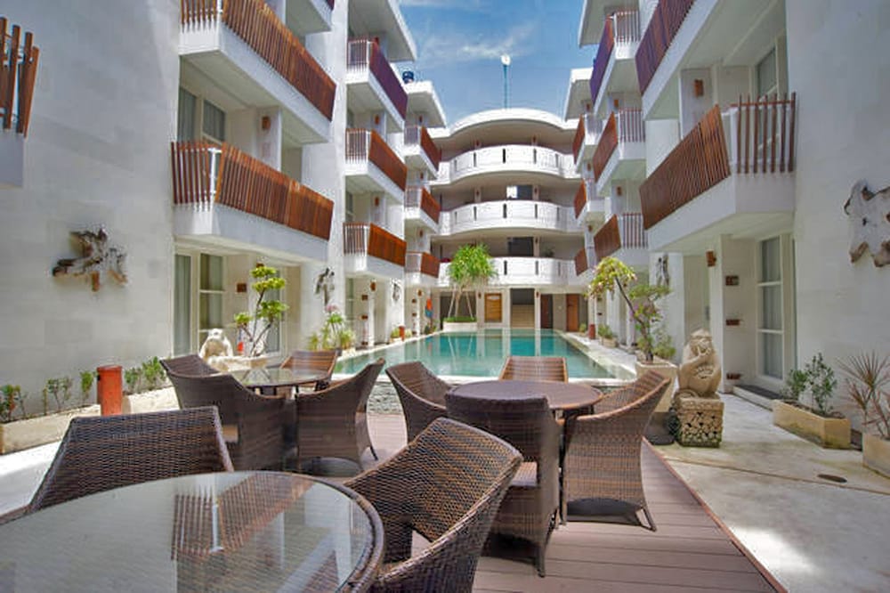 adhi jaya sunset hotel