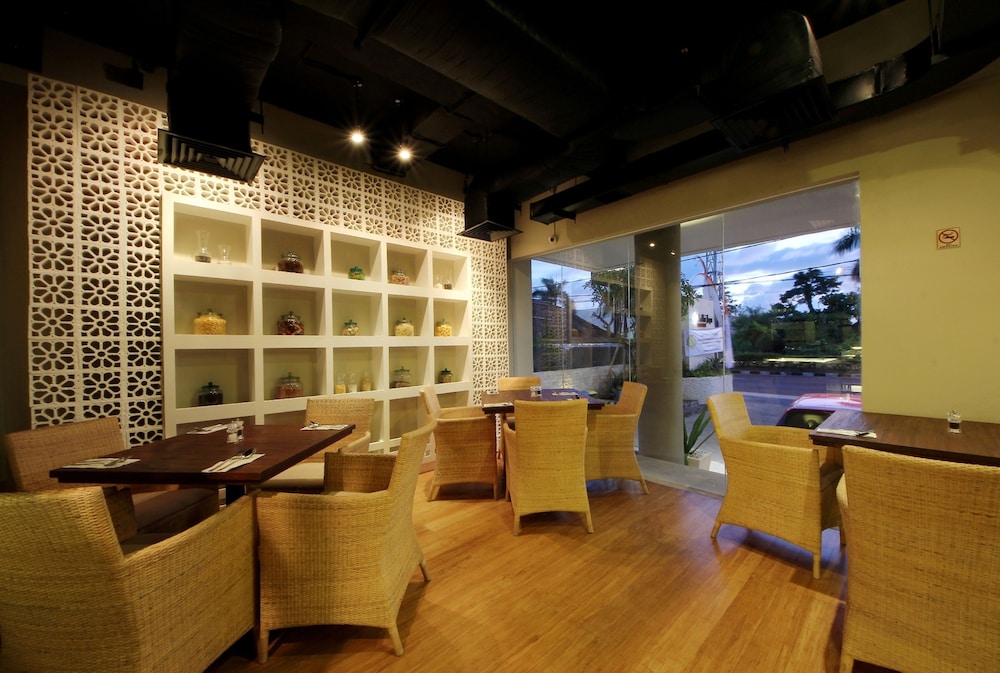 adhi jaya sunset hotel