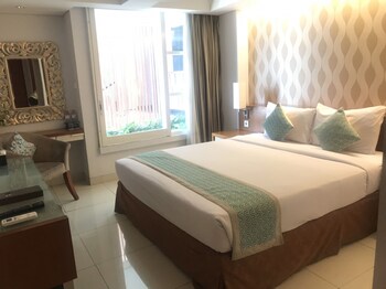 adhi jaya sunset hotel