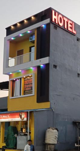 Purnima Palace,,4 star