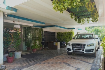 relax holiday home margao railway station